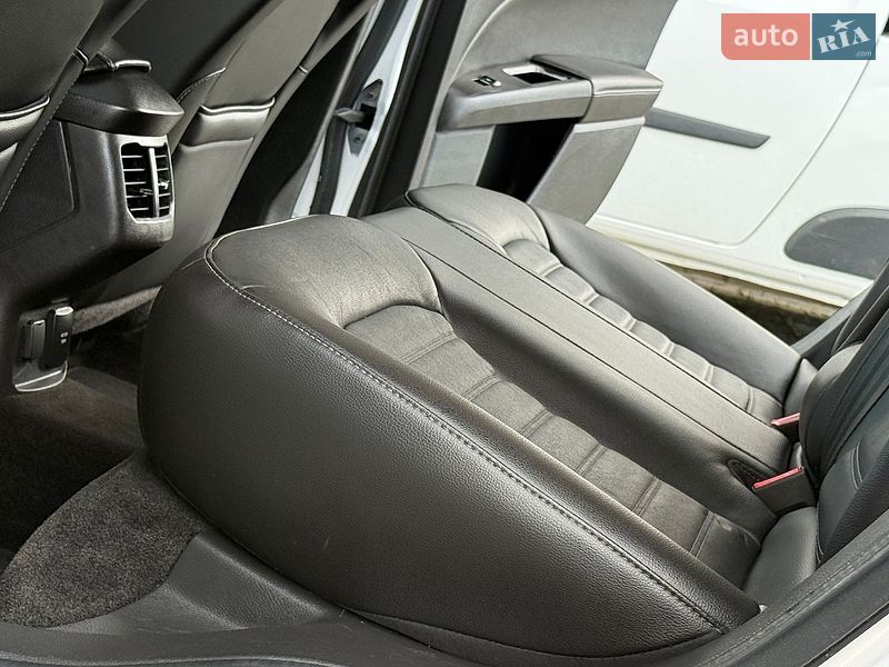 Седан Ford Fusion 2013 в Дрогобыче