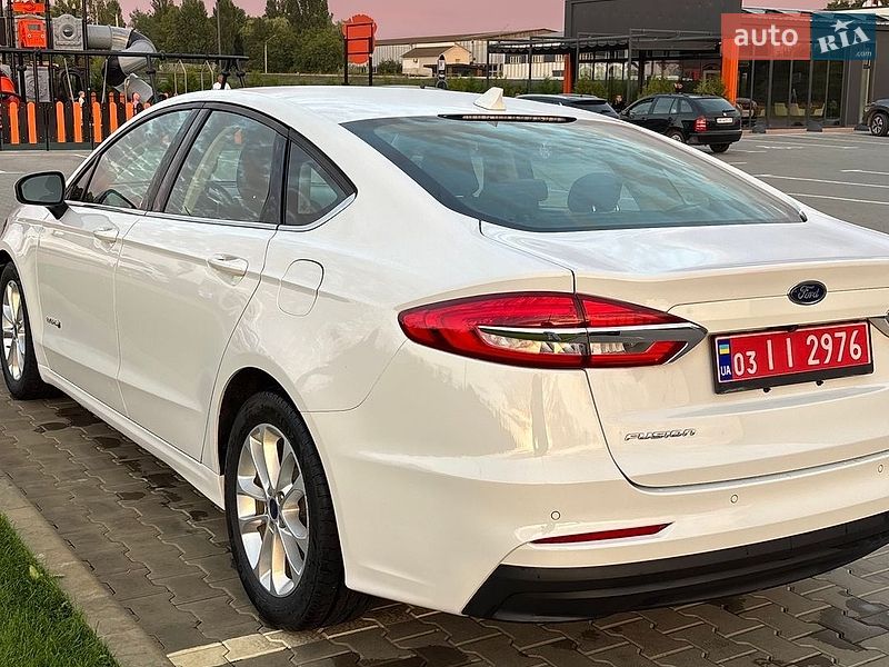 Седан Ford Fusion 2019 в Виннице