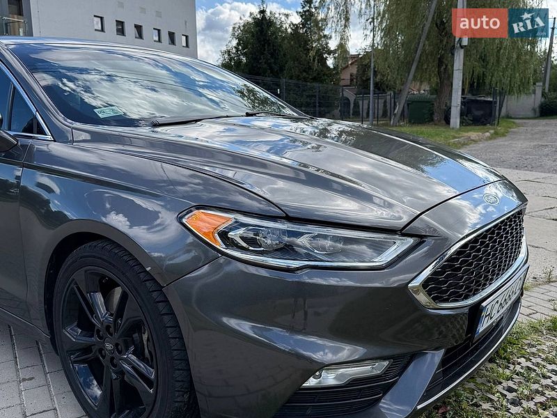 Седан Ford Fusion 2016 в Львове