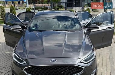 Седан Ford Fusion 2016 в Львове