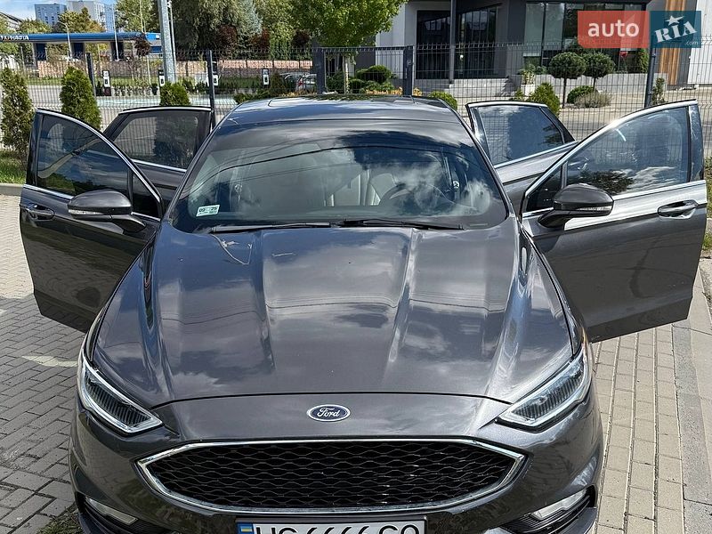 Седан Ford Fusion 2016 в Львове