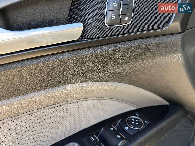 Седан Ford Fusion 2016 в Львове