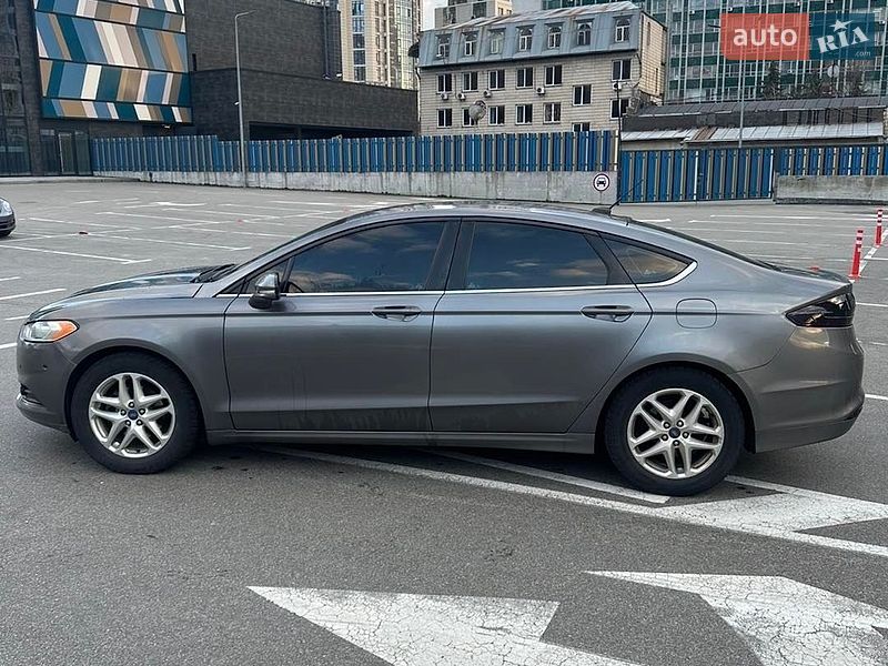 Седан Ford Fusion 2012 в Львове