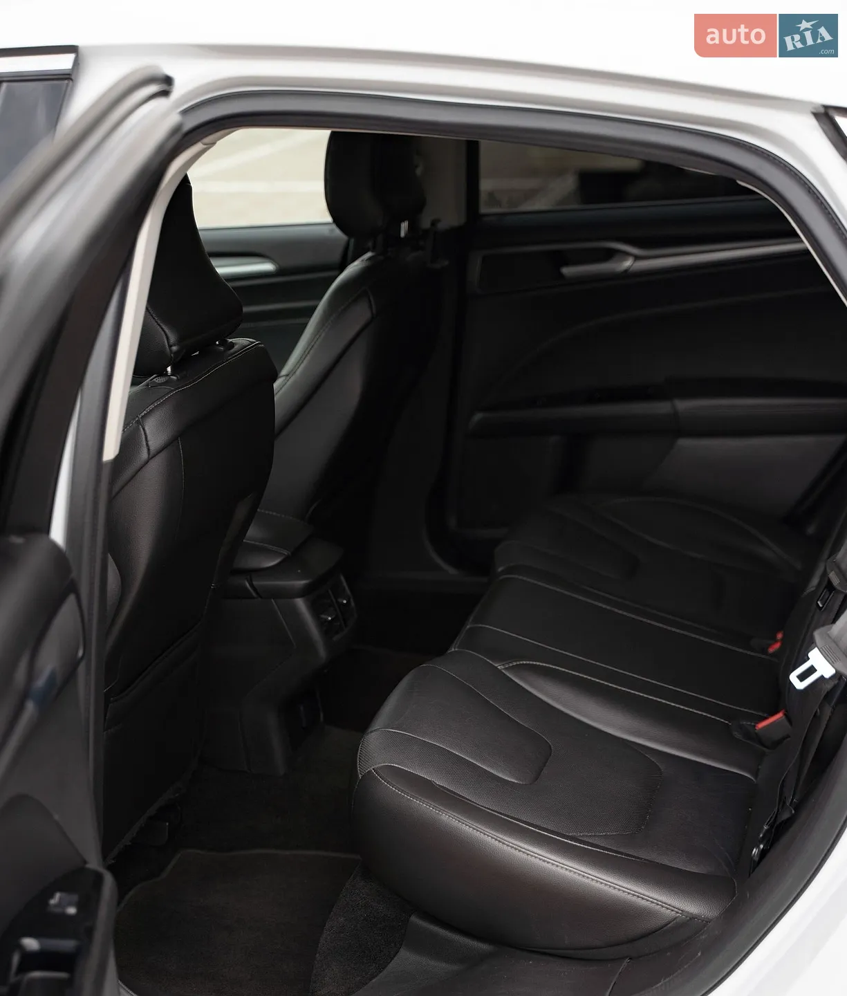 2015 Ford Fusion - мініатюра 26