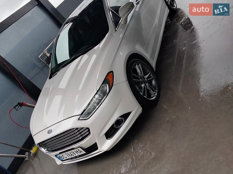 Седан Ford Fusion 2012 в Львові