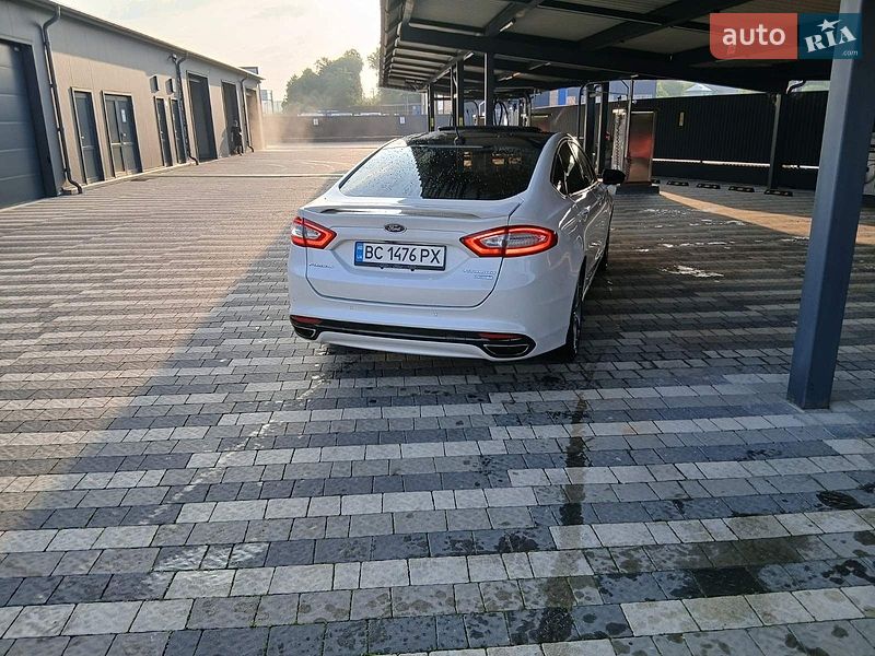 Седан Ford Fusion 2012 в Львові