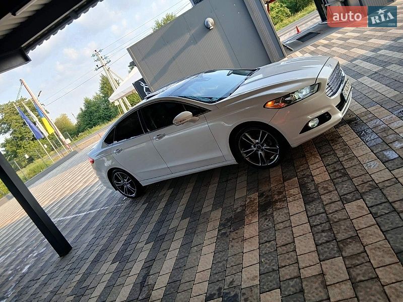 Седан Ford Fusion 2012 в Львове