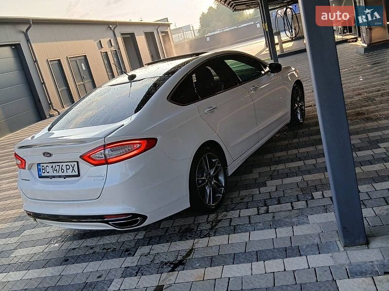 Седан Ford Fusion 2012 в Львові