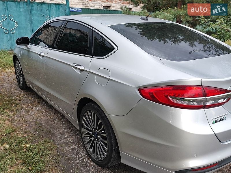Седан Ford Fusion 2017 в Краснограді