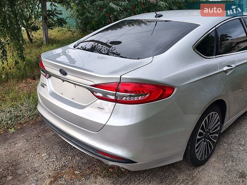 Седан Ford Fusion 2017 в Краснограді