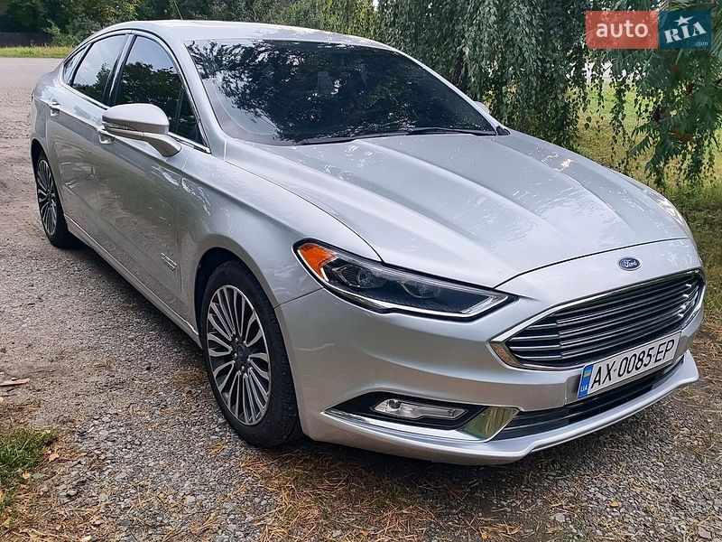 Седан Ford Fusion 2017 в Краснограді