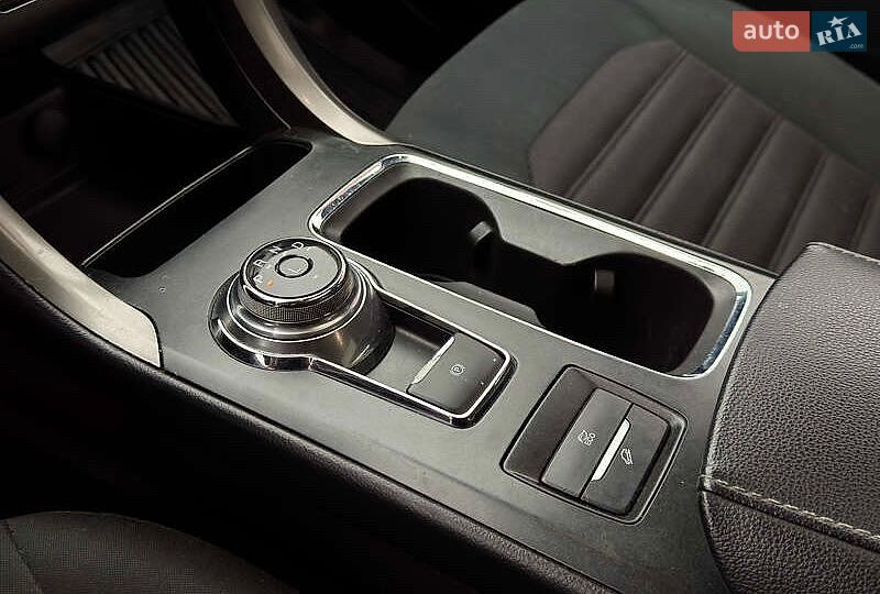 Седан Ford Fusion 2016 в Львове