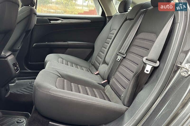 Седан Ford Fusion 2016 в Львове