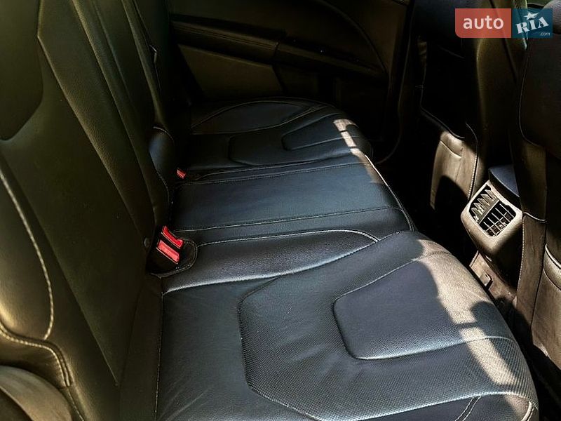 Седан Ford Fusion 2013 в Ужгороде