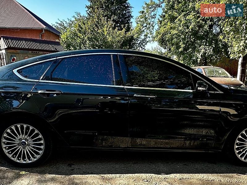 Седан Ford Fusion 2013 в Ужгороде