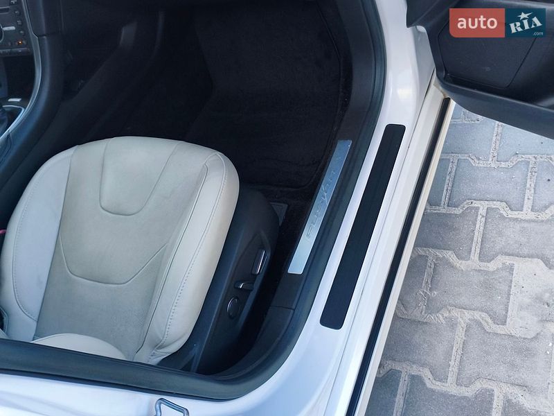 Седан Ford Fusion 2015 в Тернополі