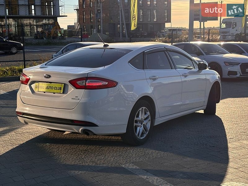 Седан Ford Fusion 2015 в Львове