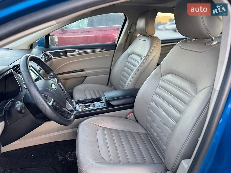 Седан Ford Fusion 2019 в Львові