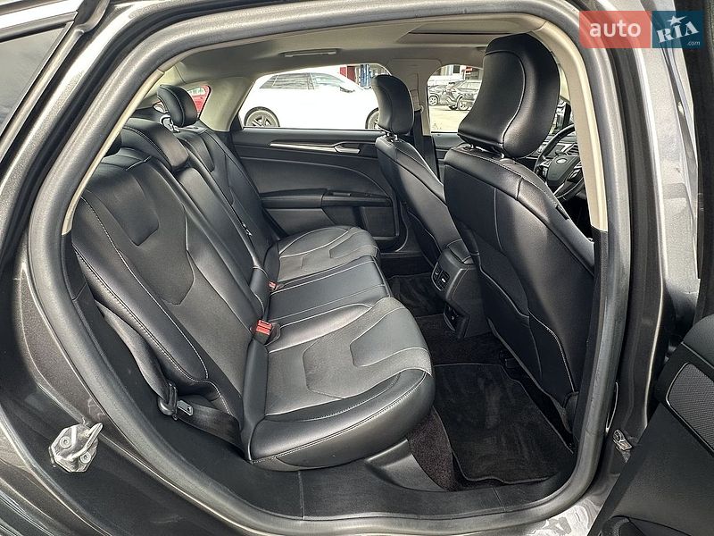 Седан Ford Fusion 2017 в Одесі