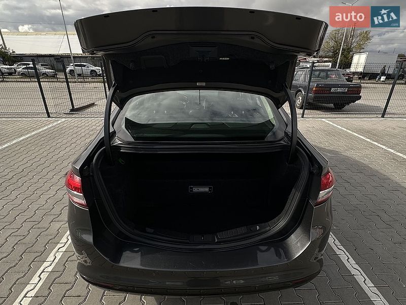 Седан Ford Fusion 2017 в Одесі