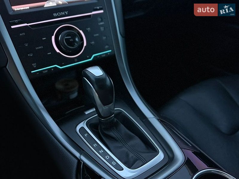 Седан Ford Fusion 2014 в Ужгороде