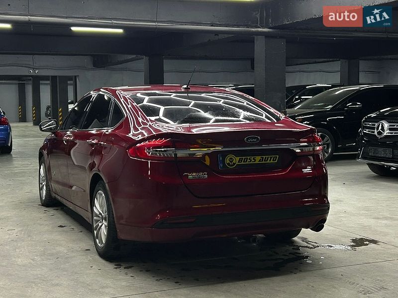 Седан Ford Fusion 2018 в Черновцах