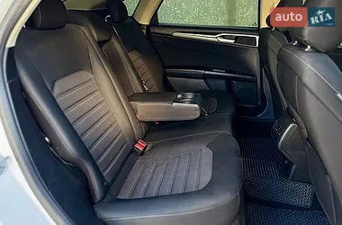 Ford Fusion 2020