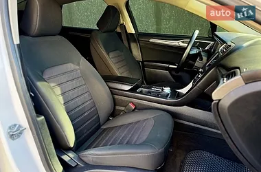Ford Fusion 2020