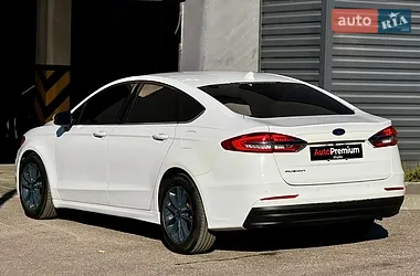 Ford Fusion 2020