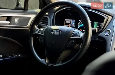 Ford Fusion 2020