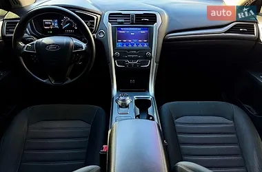 Ford Fusion 2020