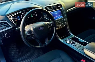 Ford Fusion 2020