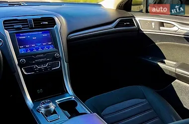 Ford Fusion 2020