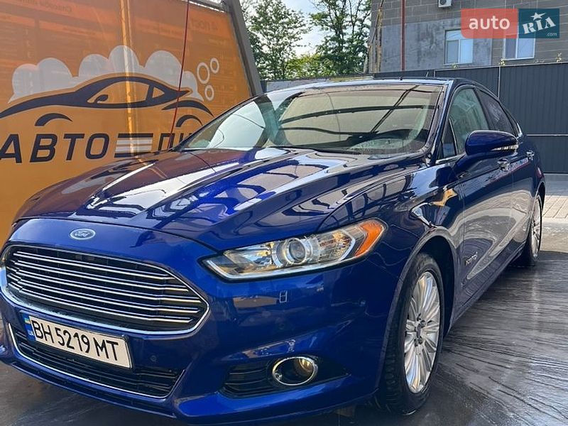 Седан Ford Fusion 2016 в Измаиле