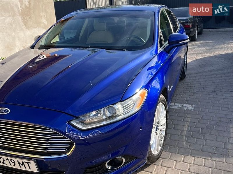 Седан Ford Fusion 2016 в Измаиле