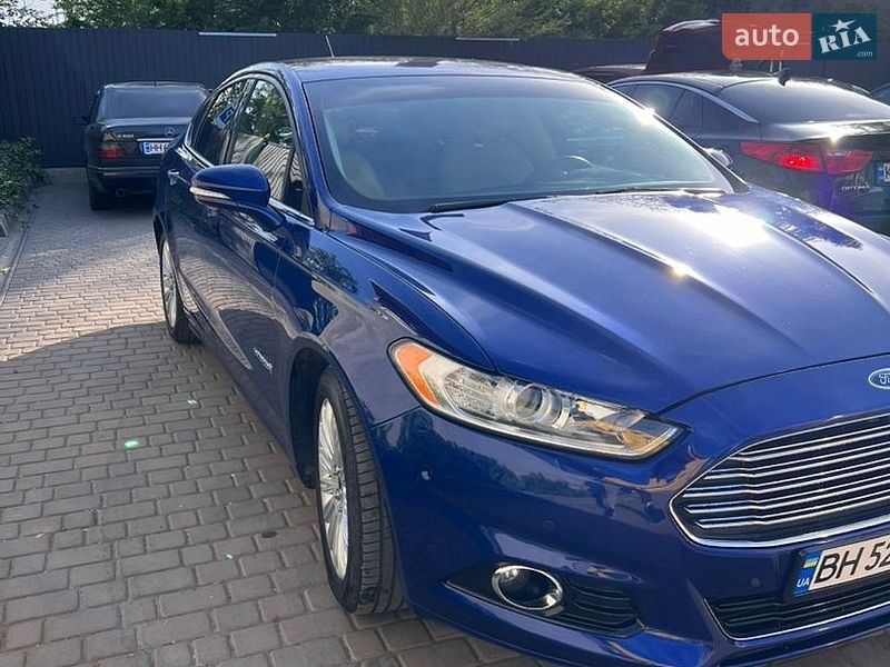 Седан Ford Fusion 2016 в Измаиле