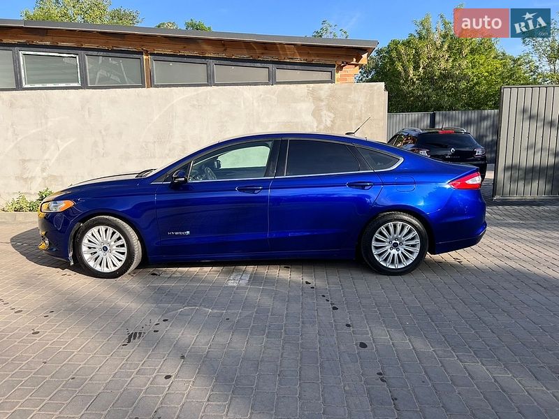 Седан Ford Fusion 2016 в Измаиле