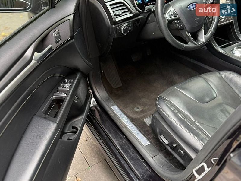Седан Ford Fusion 2019 в Одесі