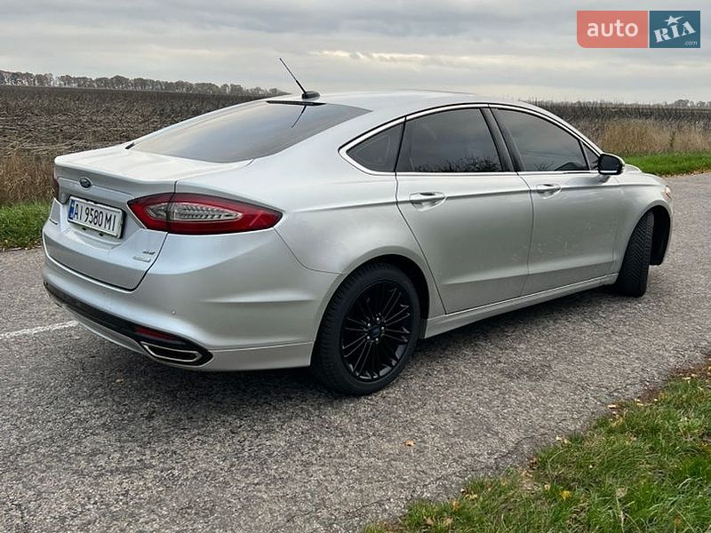 Седан Ford Fusion 2015 в Узине
