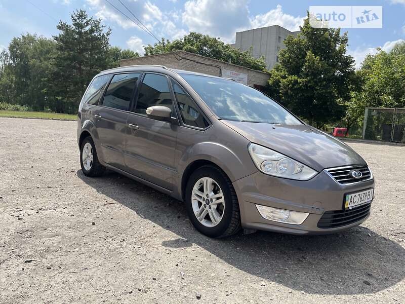 Минивэн Ford Galaxy 2013 в 