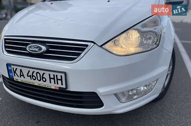 Минивэн Ford Galaxy 2011 в 