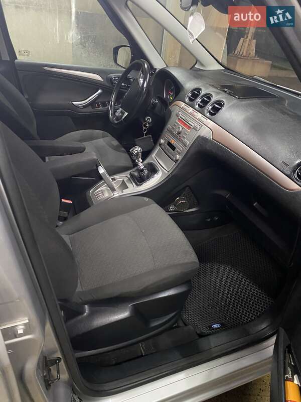 Минивэн Ford Galaxy 2007 в Сарнах