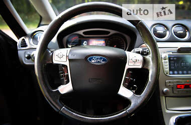 Минивэн Ford Galaxy 2008 в 