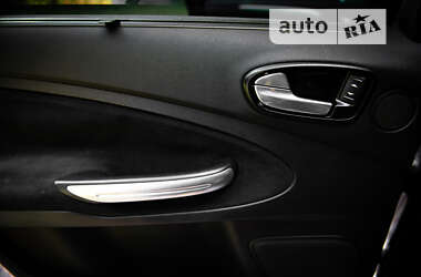 Минивэн Ford Galaxy 2008 в 