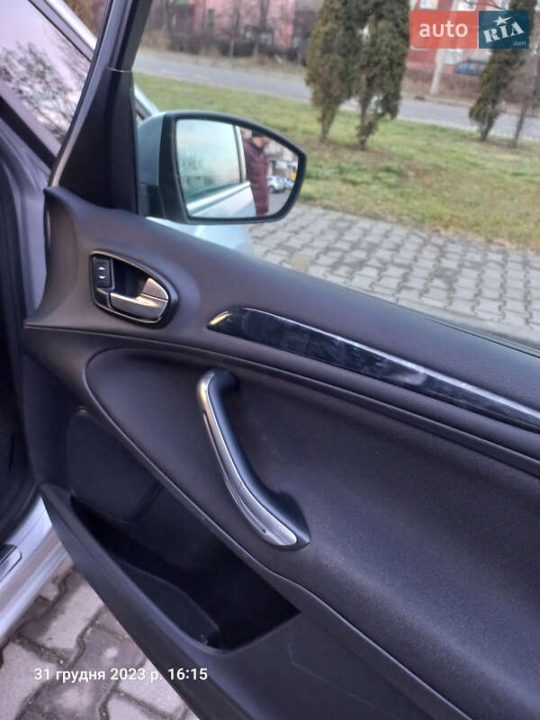 Мінівен Ford Galaxy 2010 в Чернівцях