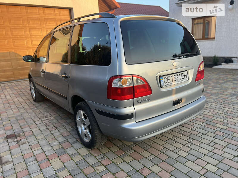 Минивэн Ford Galaxy 2004 в Новоселице