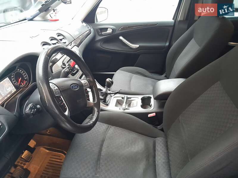 Минивэн Ford Galaxy 2010 в Киеве