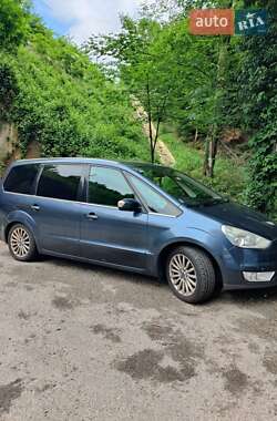Минивэн Ford Galaxy 2009 в 