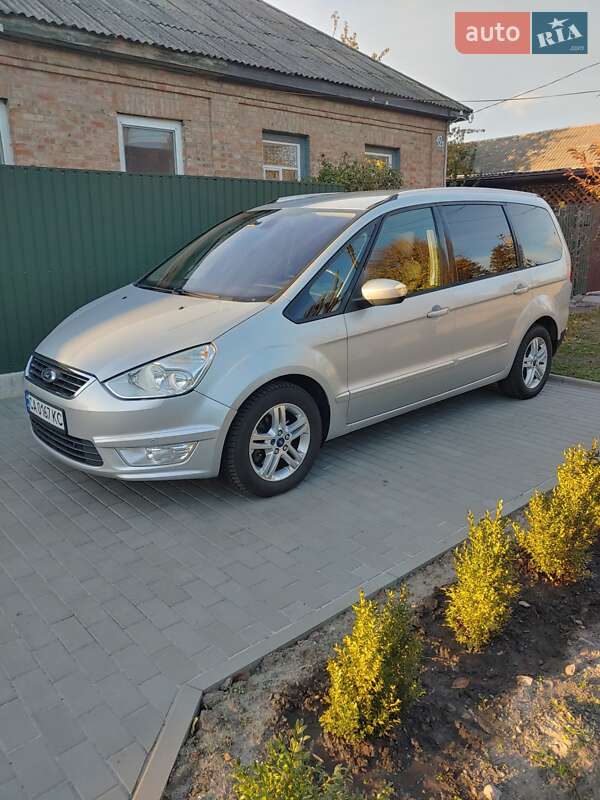 Минивэн Ford Galaxy 2013 в 