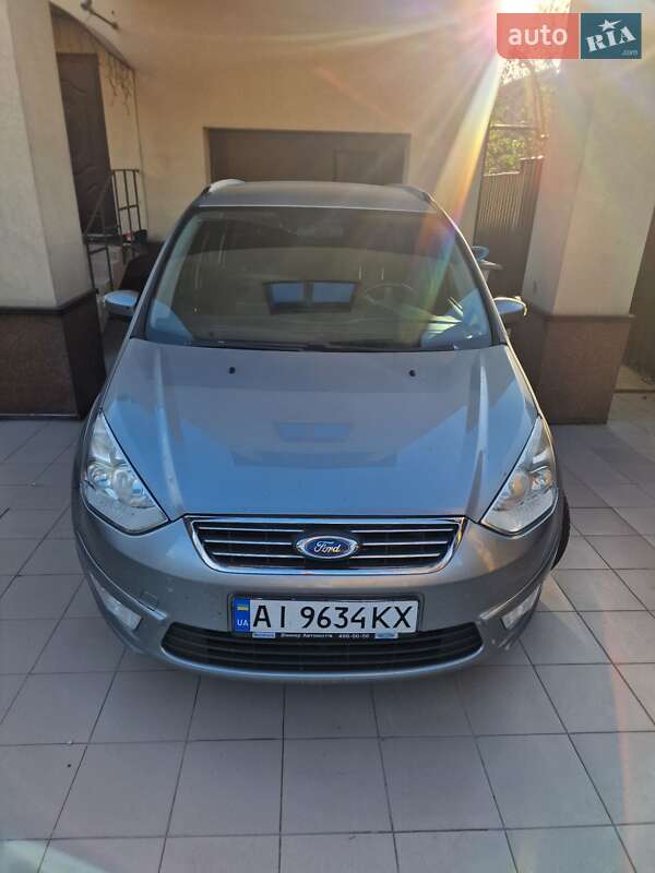 Минивэн Ford Galaxy 2011 в 